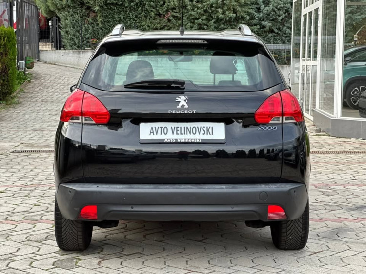 Автомобил