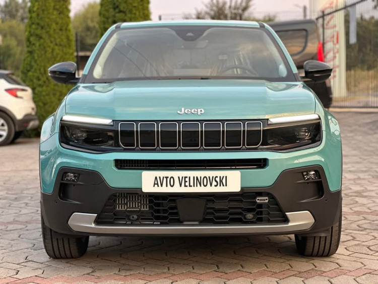 Автомобил