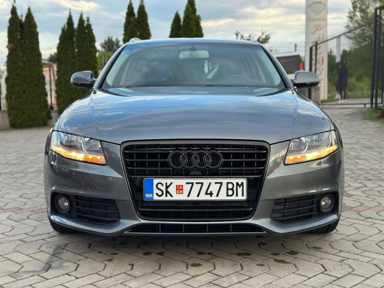 Автомобил