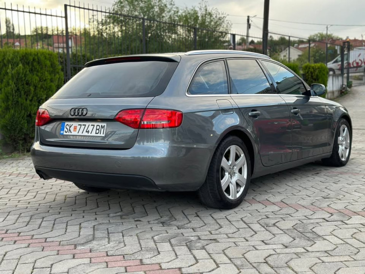Автомобил